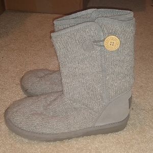 Quilted UGG boots gray